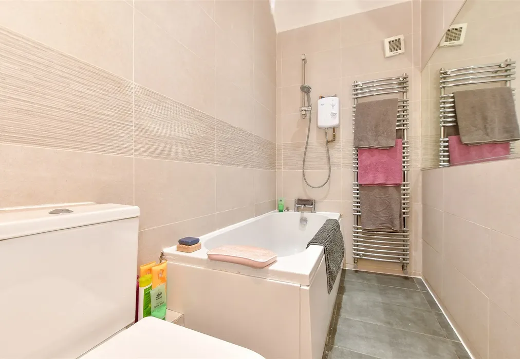 Bathroom - Tennyson Road, Freshwater, Isle of Wight - Wards of Kent