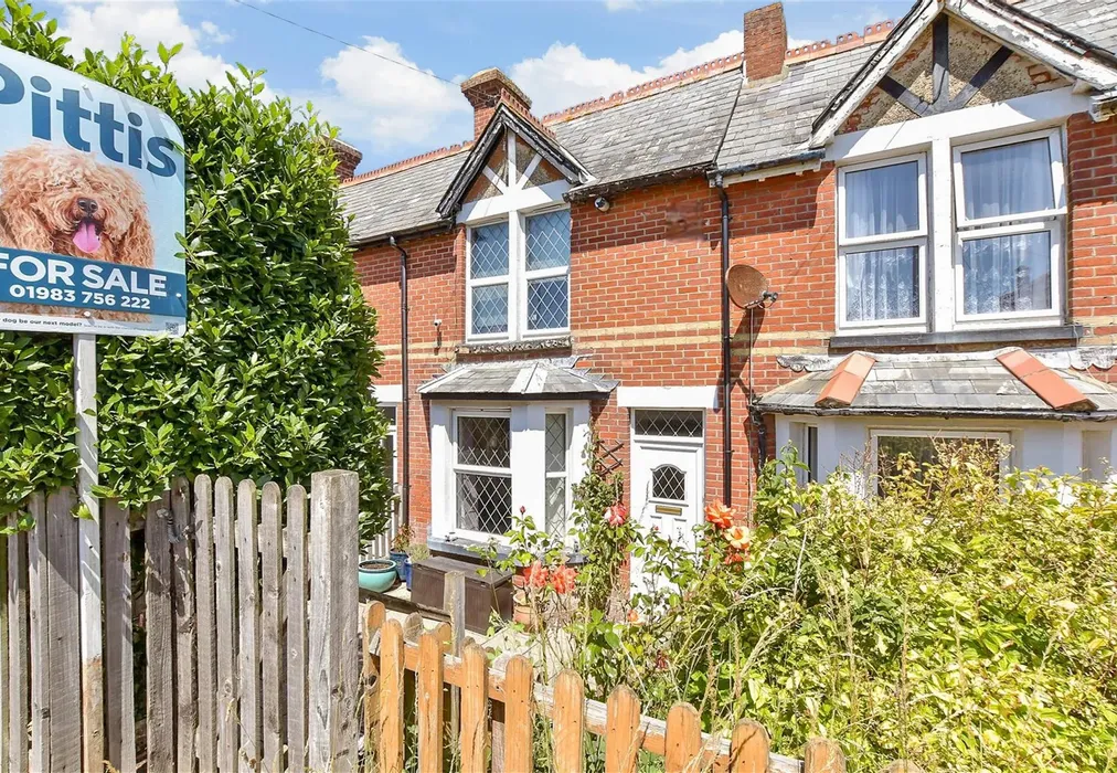 Front Web - Tennyson Road, Freshwater, Isle of Wight - Wards of Kent
