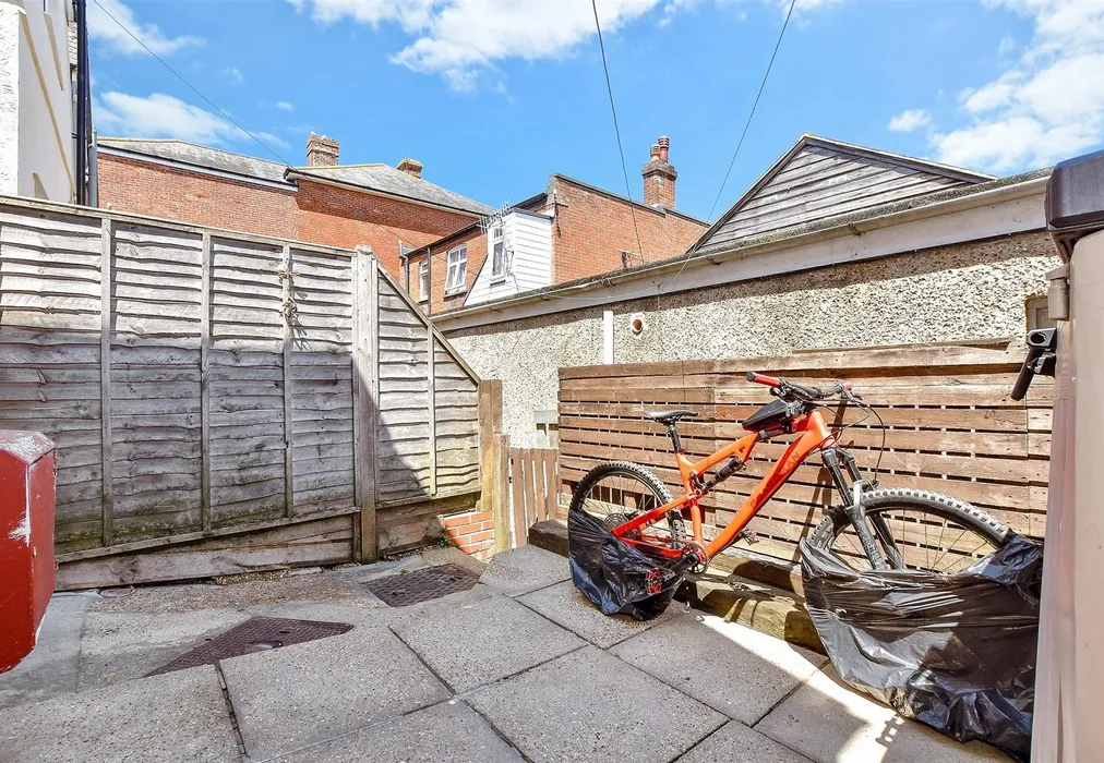 Rear Garden - Tennyson Road, Freshwater, Isle of Wight - Wards of Kent