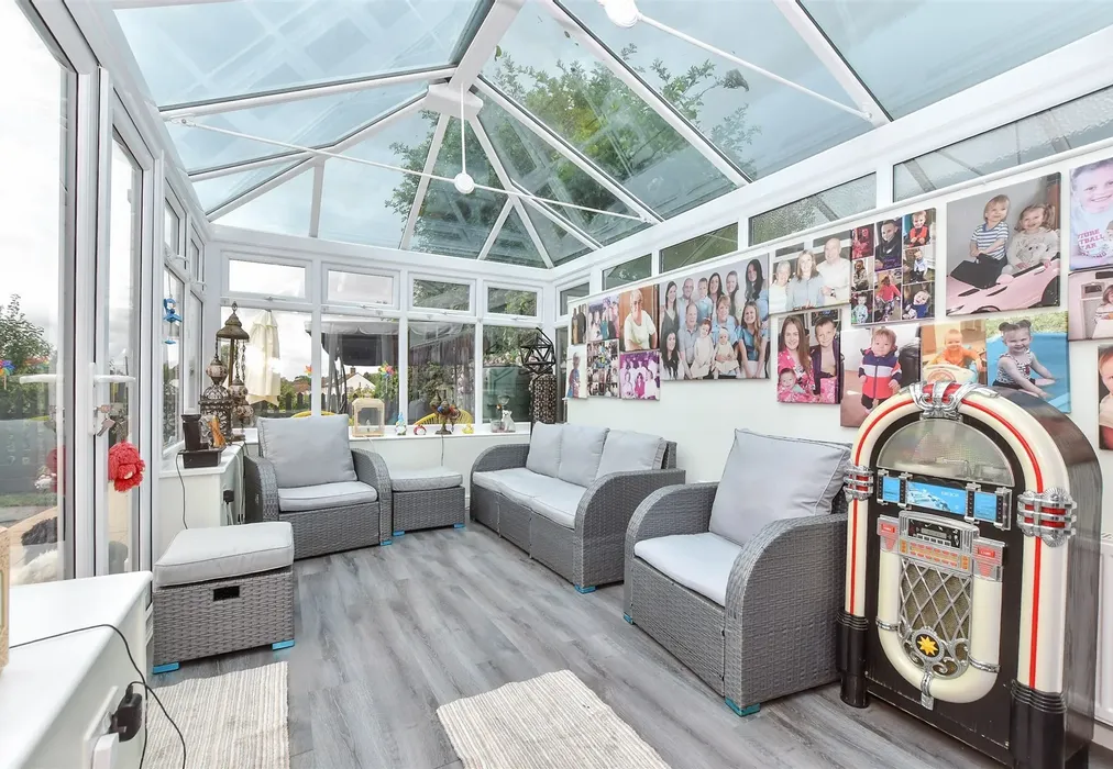 Conservatory - The Ridge, Kennington, Ashford, Kent - Wards of Kent