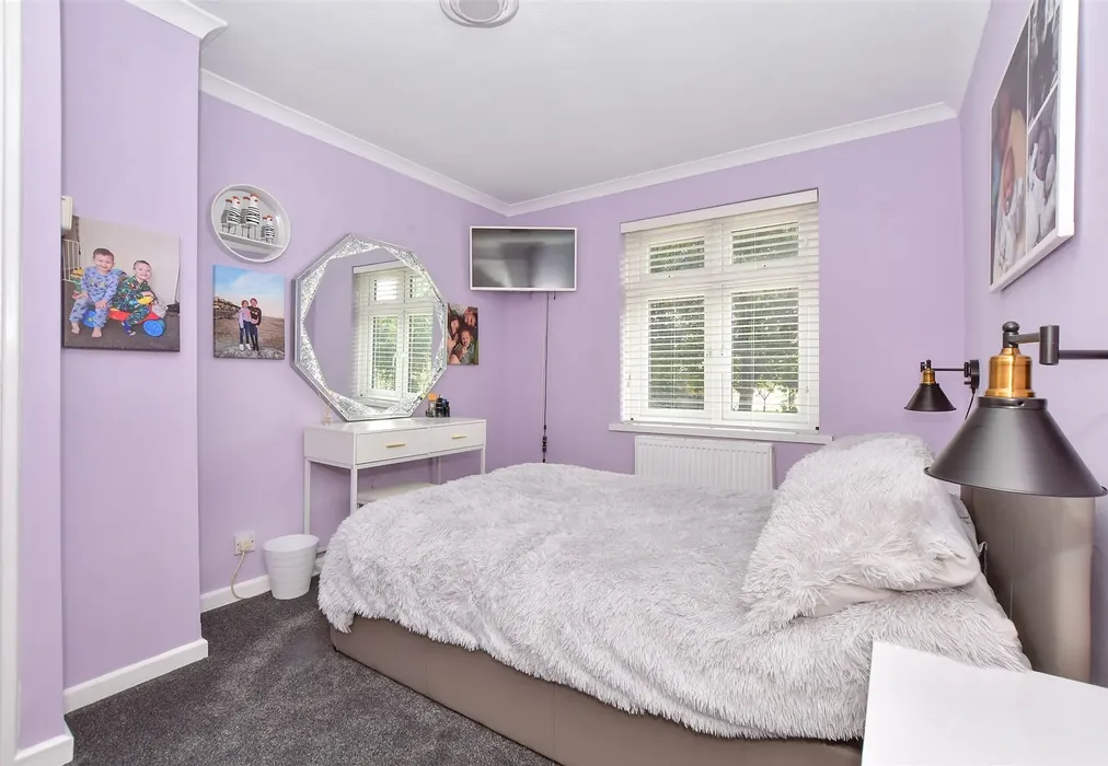 Bedroom 2 - The Ridge, Kennington, Ashford, Kent - Wards of Kent
