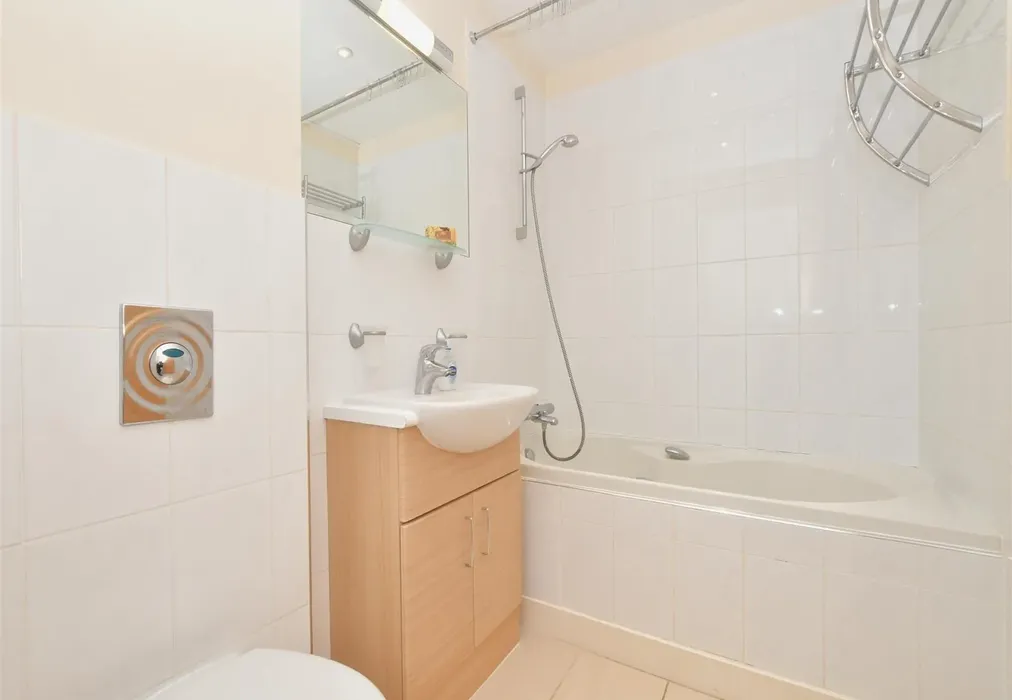 Bathroom - Ford Lane, Ford, Arundel, West Sussex - Wards of Kent