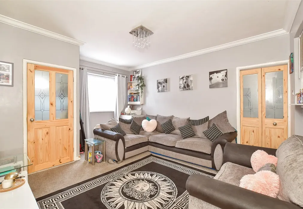Lounge - Twyford Avenue, Stamshaw, Portsmouth, Hampshire - Wards of Kent