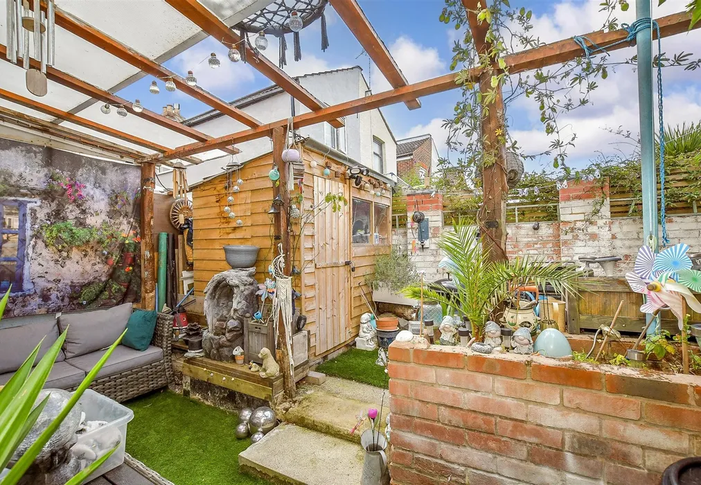 Rear Garden - Twyford Avenue, Stamshaw, Portsmouth, Hampshire - Wards of Kent
