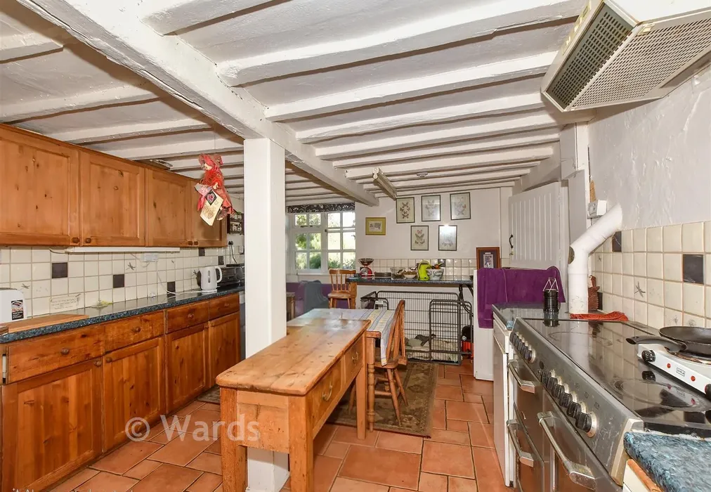 Kitchen - Smallhythe Road, Tenterden, Kent - Wards of Kent