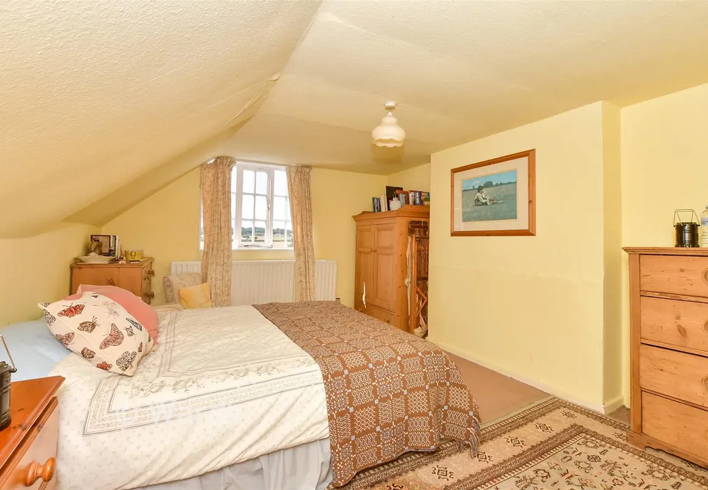Bedroom 2 - Smallhythe Road, Tenterden, Kent - Wards of Kent