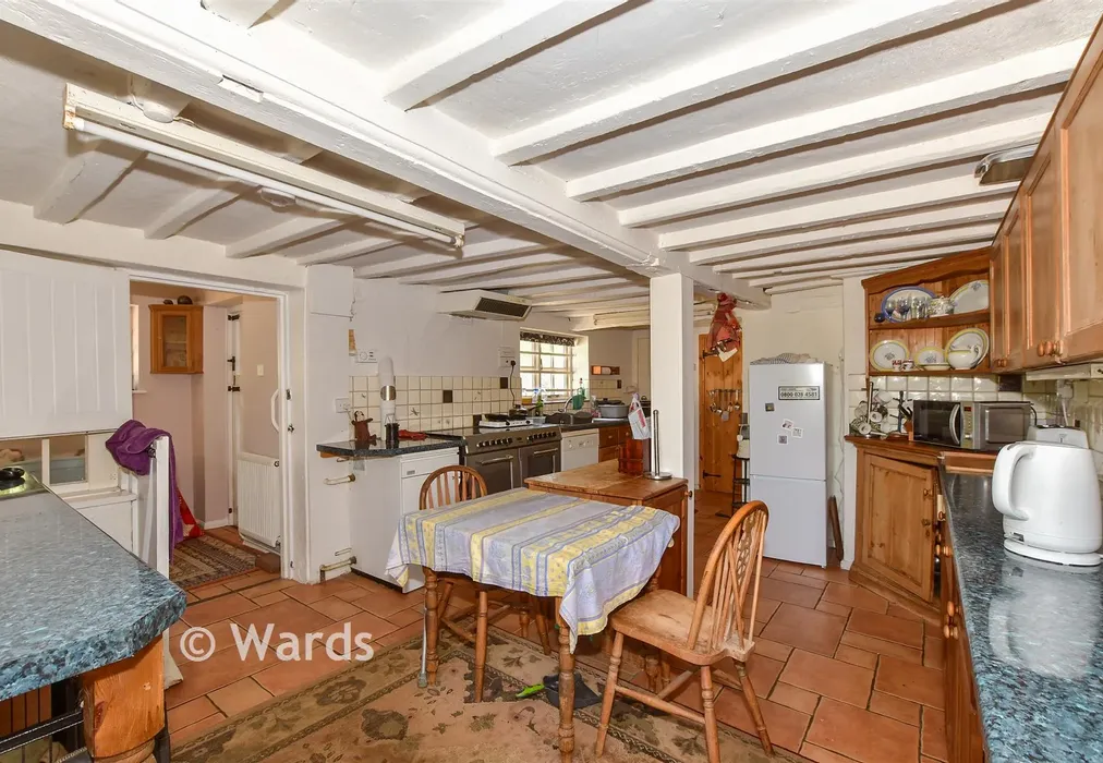 Kitchen - Smallhythe Road, Tenterden, Kent - Wards of Kent