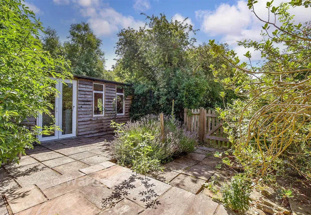 Workshop/Outbuildings - Smallhythe Road, Tenterden, Kent - Wards of Kent