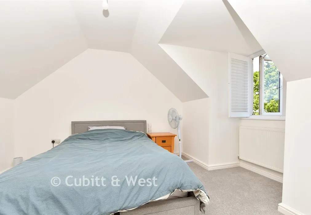 Bedroom 3 - Donald Gardens, Hookwood, Horley, Surrey - Wards of Kent