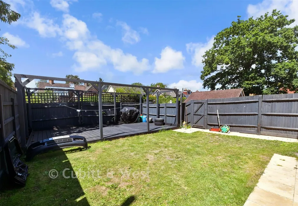 Rear Garden - Donald Gardens, Hookwood, Horley, Surrey - Wards of Kent