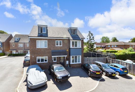 Donald Gardens, Hookwood, Horley, Surrey - Wards of Kent