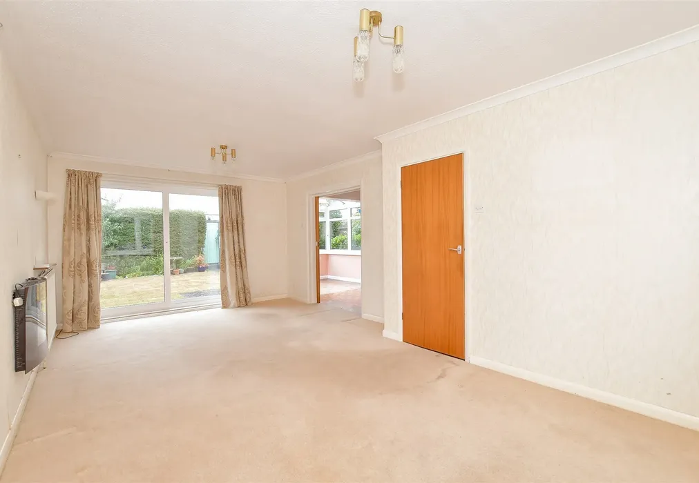 Lounge - Maplehurst Road, Chichester, West Sussex - Wards of Kent
