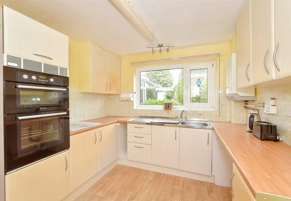 Kitchen - Maplehurst Road, Chichester, West Sussex - Wards of Kent
