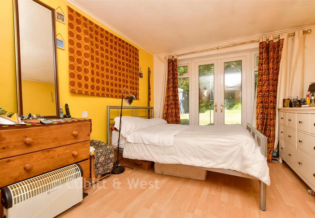 Study / Dining Room - Greenhill Avenue, Caterham, Surrey - Wards of Kent