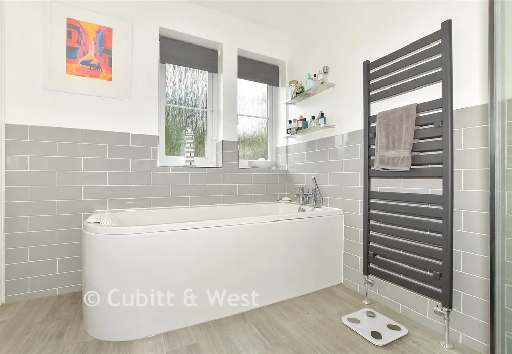 Bathroom - Welland Close, Crowborough, East Sussex - Wards of Kent