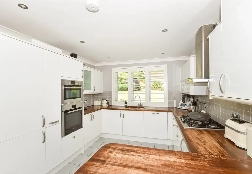Kitchen/Diner - Welland Close, Crowborough, East Sussex - Wards of Kent