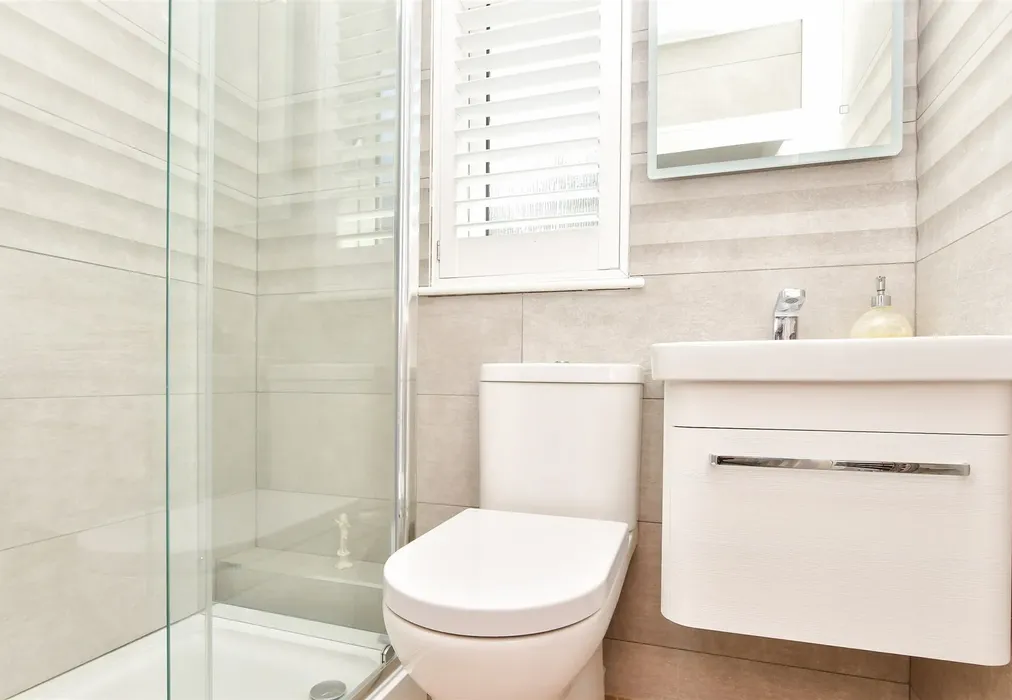 Bathroom - Crawley Down Road, Felbridge, West Sussex - Wards of Kent