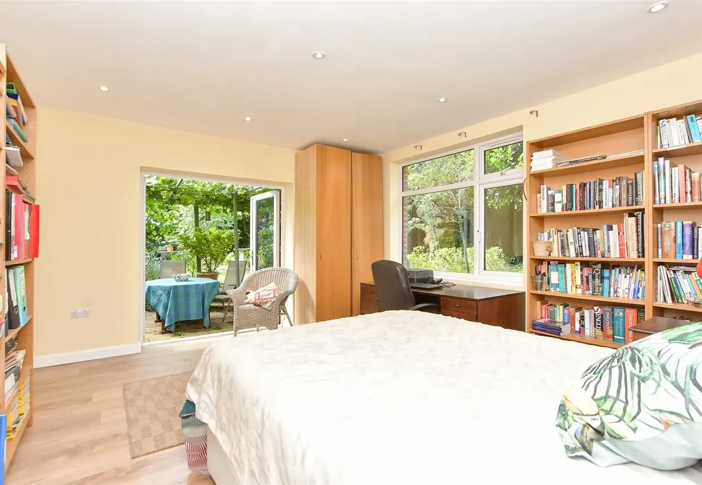 Bedroom 2 - The Street, Borden, Sittingbourne, Kent - Wards of Kent