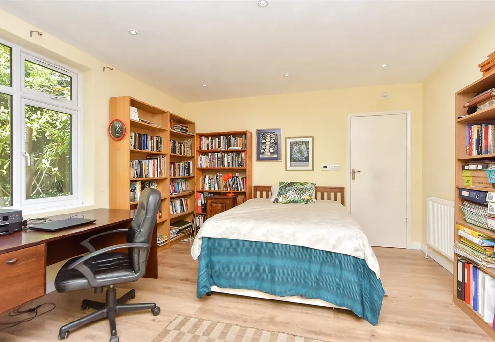 Bedroom 2 - The Street, Borden, Sittingbourne, Kent - Wards of Kent