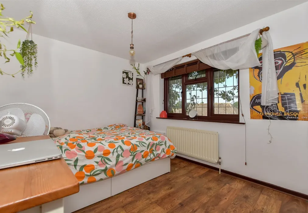 Bedroom 2 - Grassmere, Leybourne, West Malling, Kent - Wards of Kent