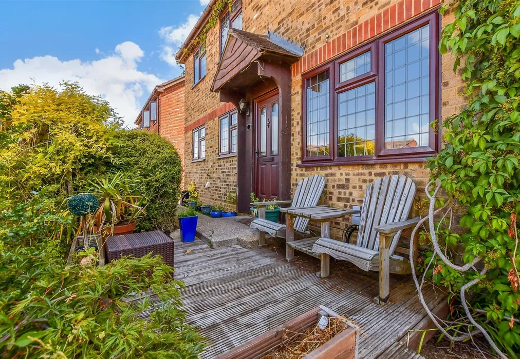 Front Garden - Grassmere, Leybourne, West Malling, Kent - Wards of Kent