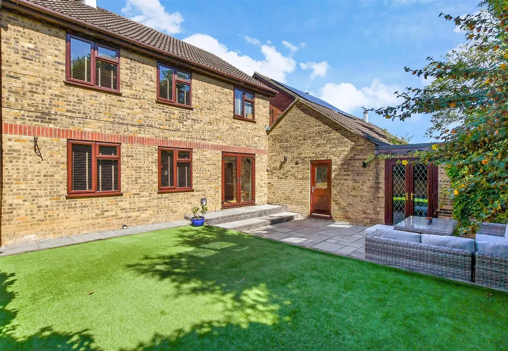 Rear Garden - Grassmere, Leybourne, West Malling, Kent - Wards of Kent