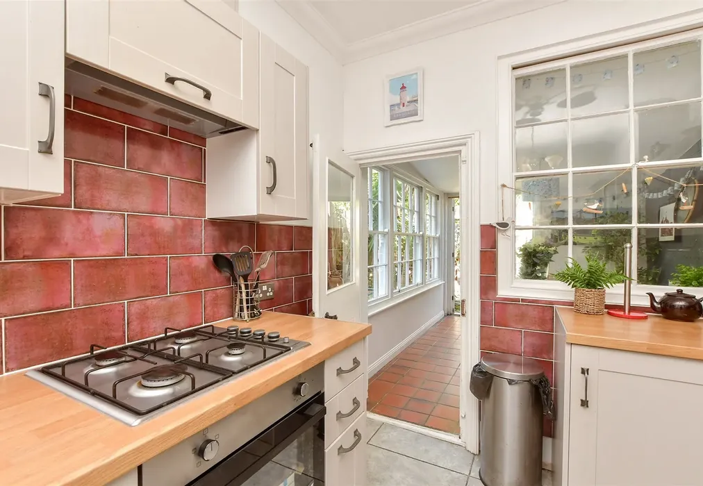 Kitchen - Paragon, Ramsgate, Kent - Wards of Kent