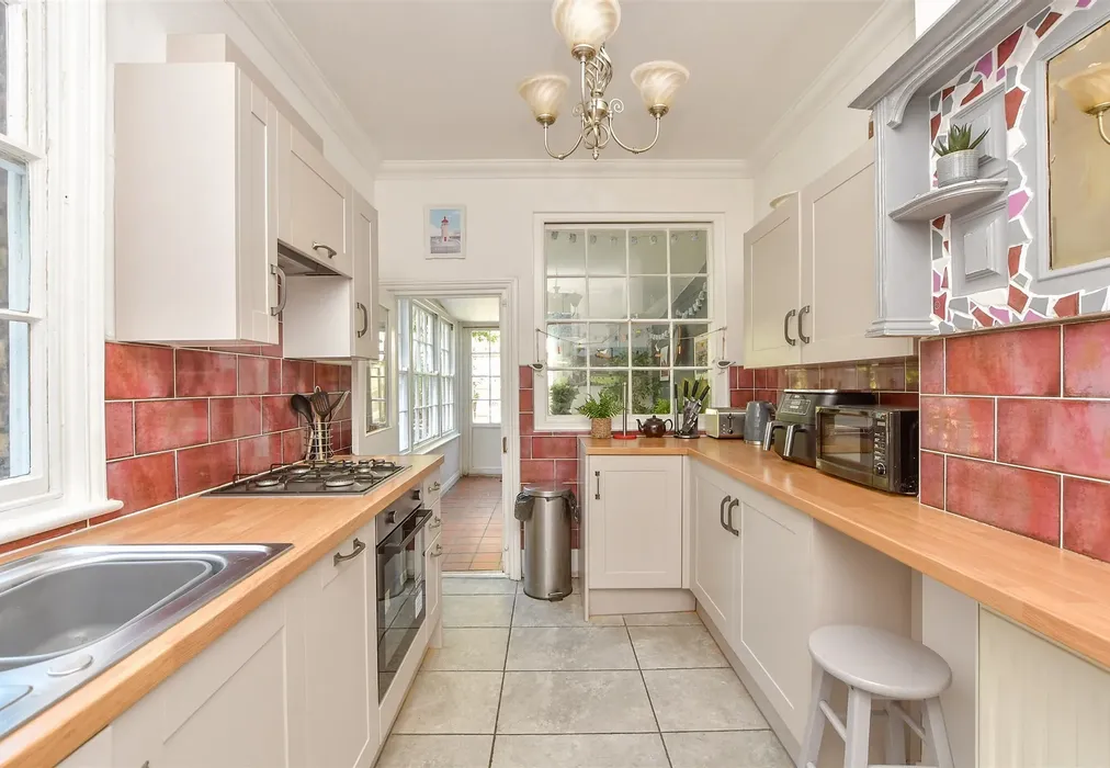 Kitchen - Paragon, Ramsgate, Kent - Wards of Kent