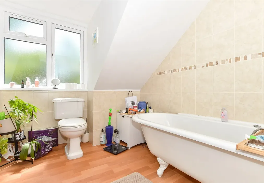 Bathroom - The Ride, Ifold, Billingshurst, West Sussex - Wards of Kent