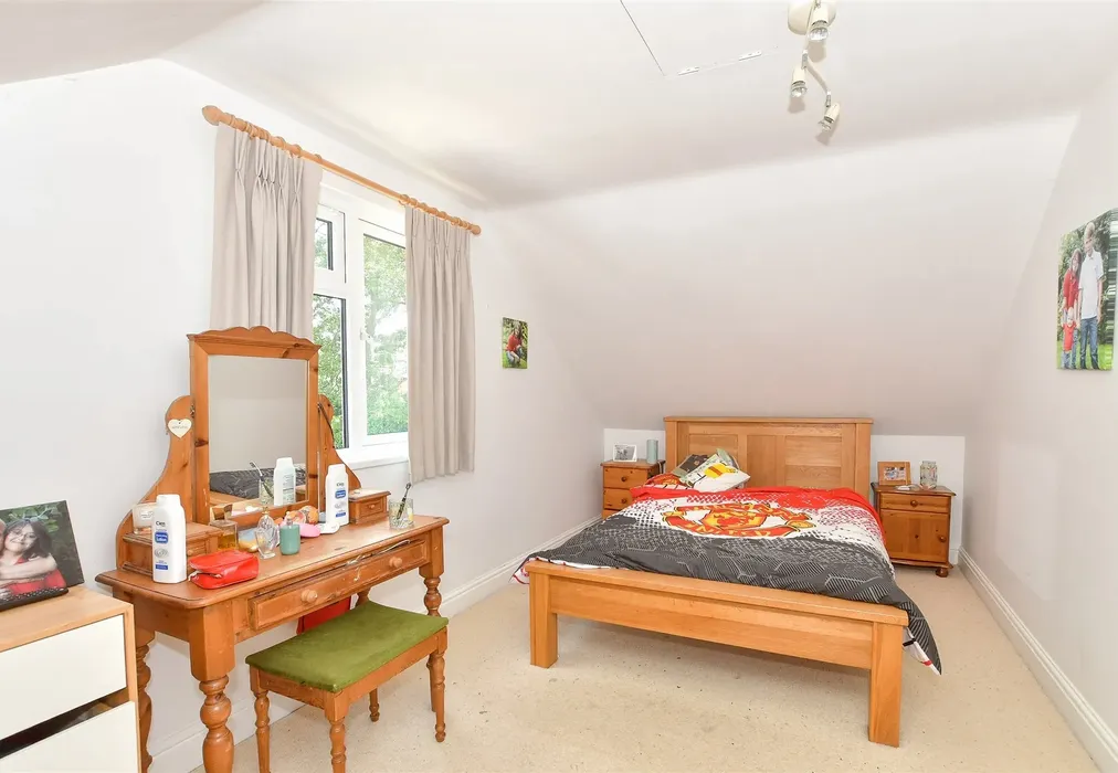Bedroom 2 - The Ride, Ifold, Billingshurst, West Sussex - Wards of Kent