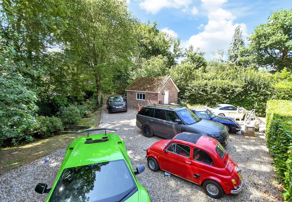 Driveway/Parking - The Ride, Ifold, Billingshurst, West Sussex - Wards of Kent