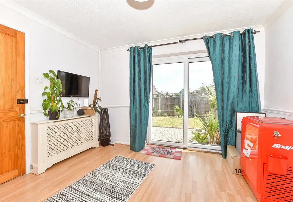Dining Room - Farnhurst Road, Barnham, West Sussex - Wards of Kent