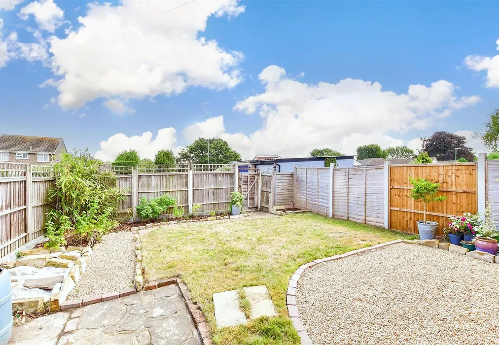 Rear Garden - Farnhurst Road, Barnham, West Sussex - Wards of Kent