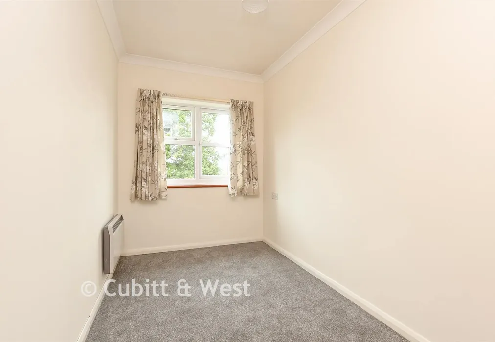Bedroom 2 - Victoria Road, Horley, Surrey - Wards of Kent