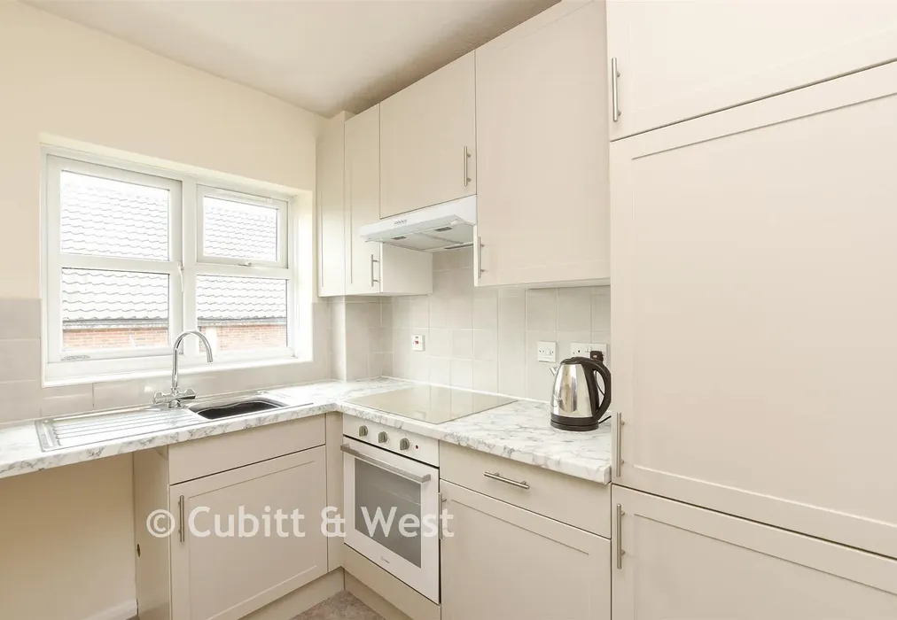 Kitchen - Victoria Road, Horley, Surrey - Wards of Kent