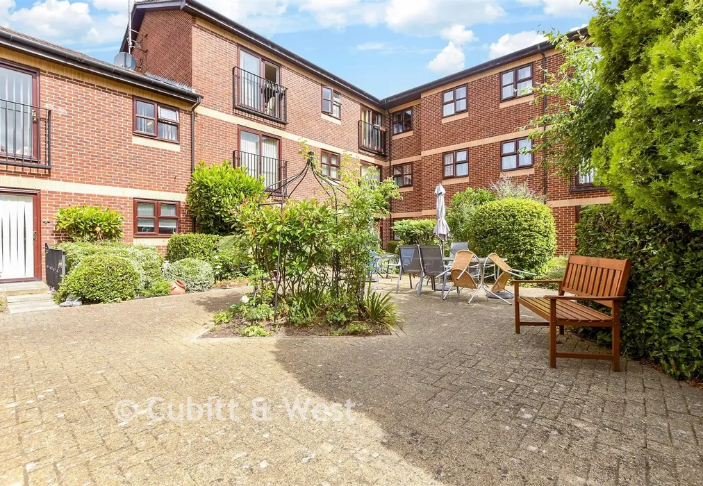 Communal Gardens - Victoria Road, Horley, Surrey - Wards of Kent