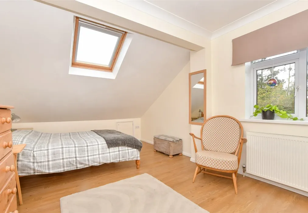 Bedroom 2 - Park Farm Close, Shadoxhurst, Ashford, Kent - Wards of Kent