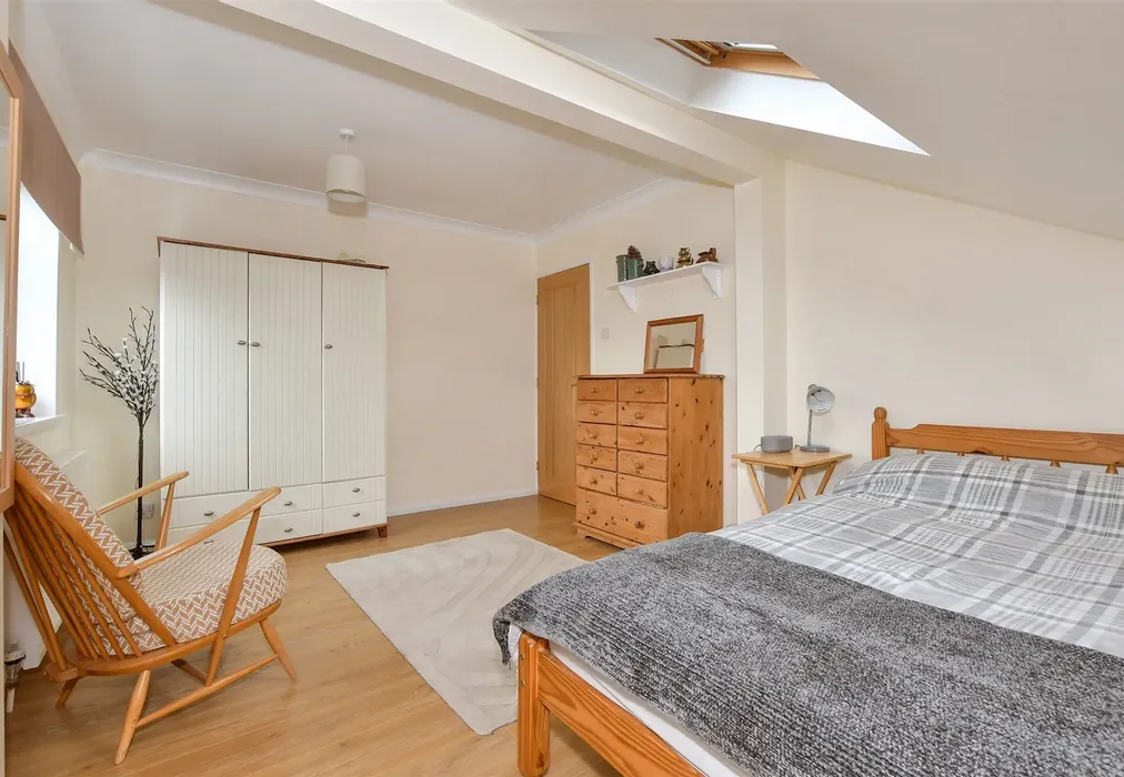 Bedroom 2 - Park Farm Close, Shadoxhurst, Ashford, Kent - Wards of Kent