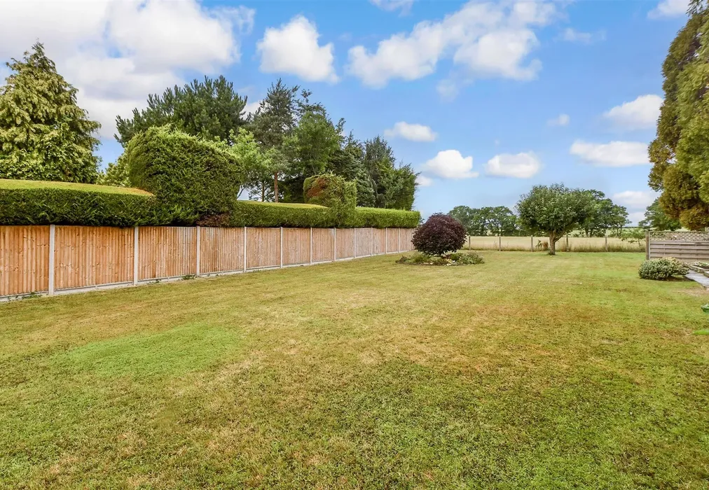 Rear Garden - Park Farm Close, Shadoxhurst, Ashford, Kent - Wards of Kent