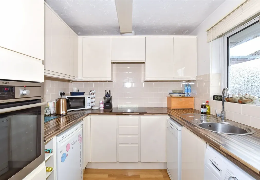 Kitchen - Beauworth Park, Maidstone, Kent - Wards of Kent