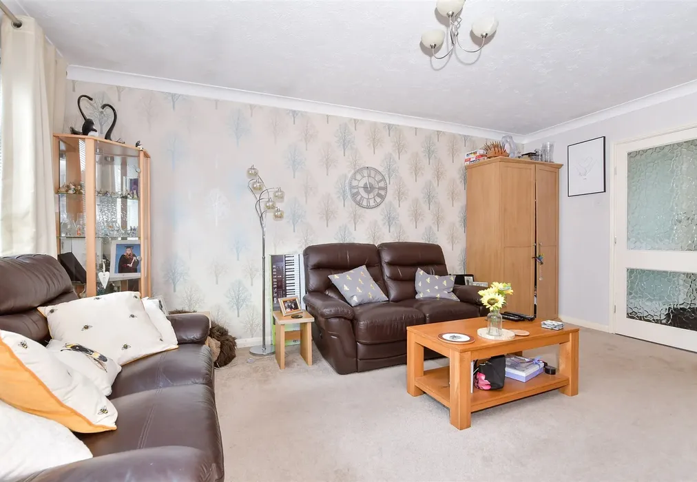 Lounge/Diner - Beauworth Park, Maidstone, Kent - Wards of Kent