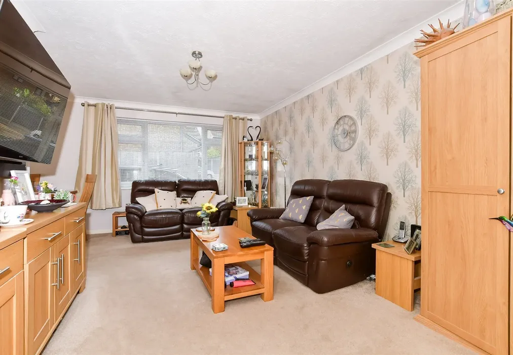 Lounge/Diner - Beauworth Park, Maidstone, Kent - Wards of Kent