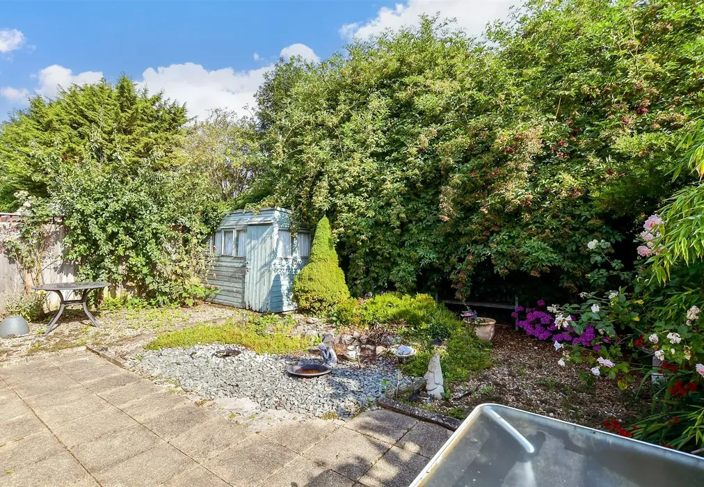 Rear Garden - Beauworth Park, Maidstone, Kent - Wards of Kent