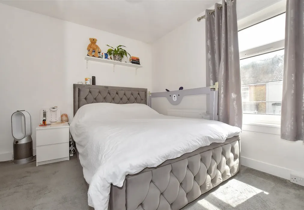 Bedroom 1 - Manor Road, Maxton, Dover, Kent - Wards of Kent