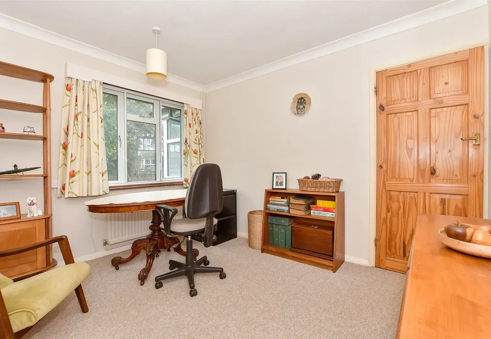 Bedroom 2 - Marden Road, Staplehurst, Tonbridge, Kent - Wards of Kent