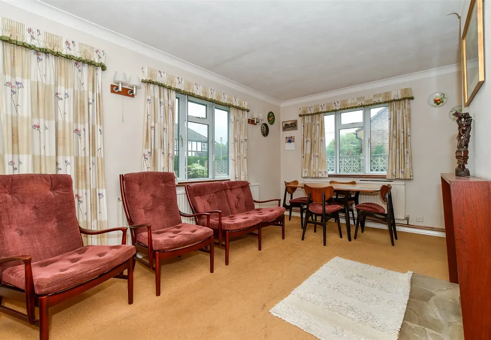 Lounge - Marden Road, Staplehurst, Tonbridge, Kent - Wards of Kent