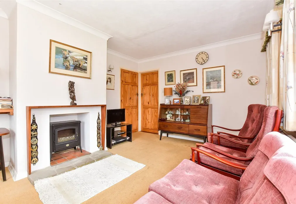 Lounge - Marden Road, Staplehurst, Tonbridge, Kent - Wards of Kent