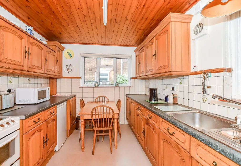 Kitchen - Marden Road, Staplehurst, Tonbridge, Kent - Wards of Kent