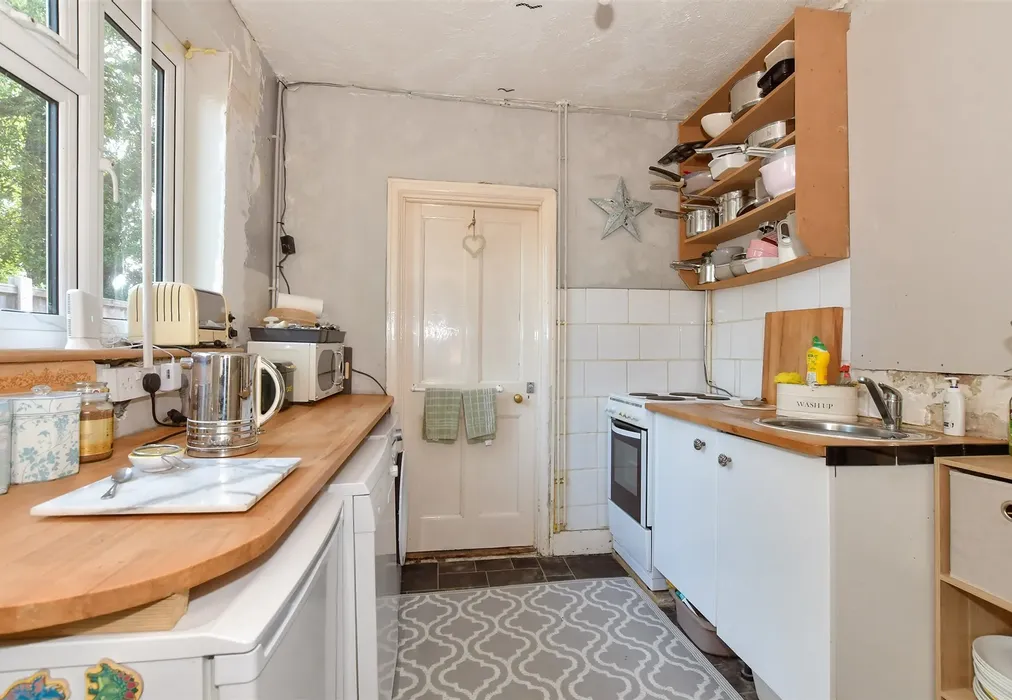 Kitchen - Bullockstone Road, Herne Bay, Kent - Wards of Kent