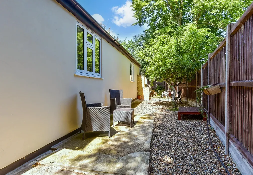 Side Garden - Bullockstone Road, Herne Bay, Kent - Wards of Kent